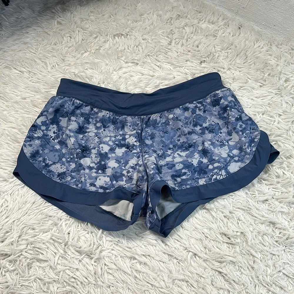 Lululemon Calm Tides Run Short *Esca Dappled Blossom / Ink Blue